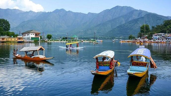 जम्मू-कश्मीर में दिखने लगा 370, 35A हटाने का असर, इस साल आए 1.62 करोड़ पर्यटक, बना नया रिकॉर्ड