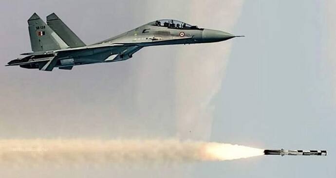 पूर्वोत्तर के आसमान में गरजे भारतीय वायु सेना के लड़ाकू विमान, आंखें दिखा रहे ड्रैगन का हौसला हुआ पस्त
