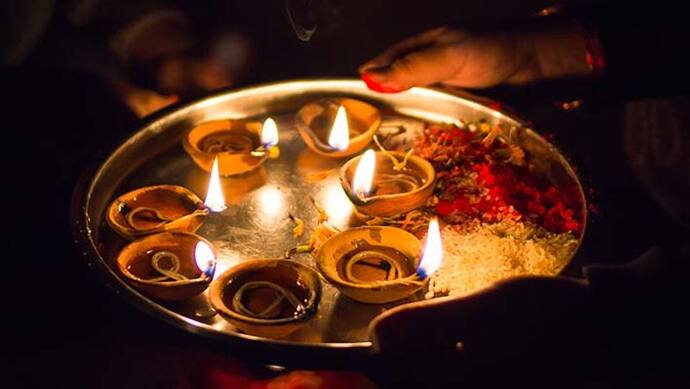 Sharad Purnima 2022: शरद पूर्णिमा की रात करें देवी लक्ष्मी की पूजा, जानें विधि, शुभ मुहूर्त और महत्व