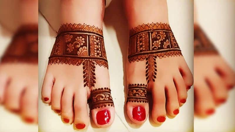 Foot mehndi design for bride: दुल्हन के पैरों के लिए एकदम ट्रेंडी और  स्टाइलिश है ये जालीदार मेहंदी डिजाइन