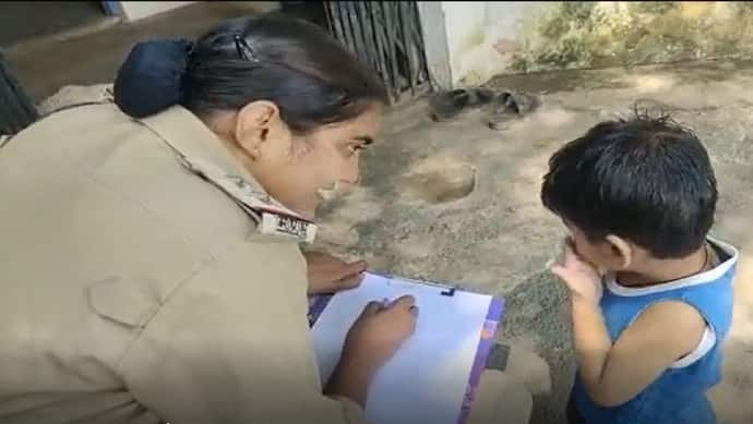 बुरहानपुर पुलिस थाने का वीडियो हो रहा वायरलः 3 साल के मासूम की शिकायत सुन खुद की हंसी नहीं रोक पाए थानेदार