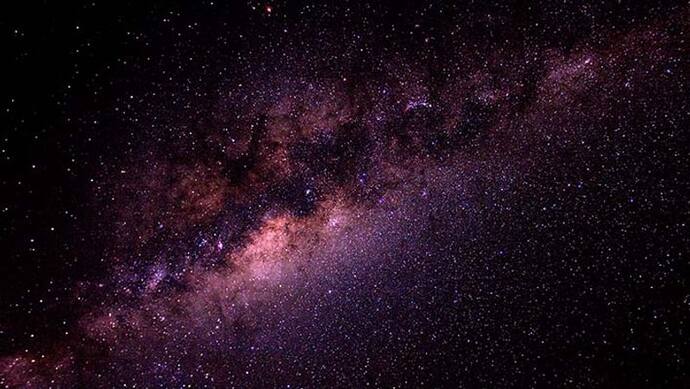 Pushya Nakshatra 2022: आकाश में कैसा दिखाई देता है पुष्य नक्षत्र, पृथ्वी से कितनी दूर है?