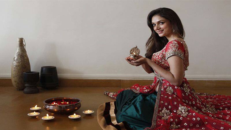 Priyanka Chopra's traditional Diwali look deserves to be seen