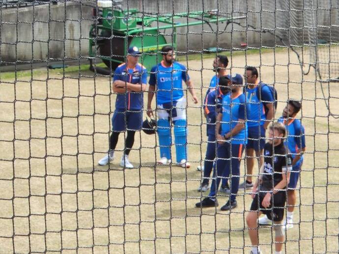 टीम इंडिया के संग ऑस्ट्रेलिया में बुरा बर्ताव, सिर्फ सैंडविच खाने दिया, खाना ठंडा मिला, प्लेयर्स का मूड खराब