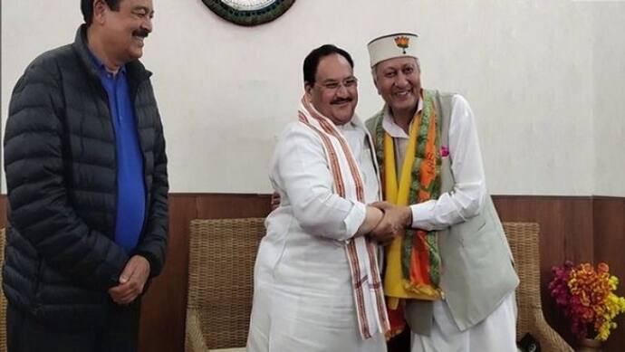 हिमाचल में कांग्रेस को लगा बड़ा झटका, दिग्गज नेता विजय सिंह मनकोटिया ने थामा बीजेपी का दामन