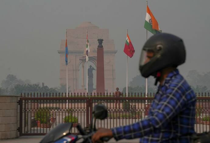 पंजाब में पराली जलाने के मामले बढ़ने से 'दिल्ली की हवा' पर बुरा असर, आगे AQI गंभीर स्तर पर पहुंचने का खतरा