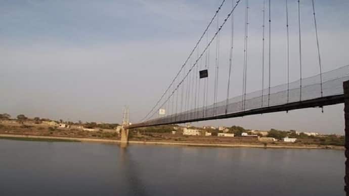 अंग्रेजों के जमाने की इंजीनियरिंग का अद्भुत नमूना था मोरबी पुल, राम-लक्ष्मण झूला की तरह करता था काम