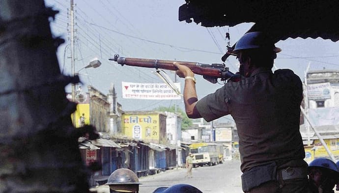 2 नवंबर 1990 की रोंगटे खड़ी करने वाली आंखों देखीः गोली से बचने सरयू में कूदे कारसेवक, शवों के बीच लेट बचाई जान