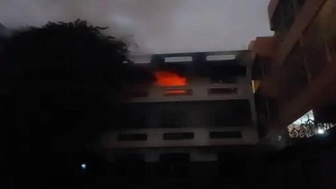 मथुरा: होटल गार्डन में लगी भीषण आग, जिंदा जले दो कर्मचारी, दमकल कर्मियों ने कड़ी मशक्कत के बाद पाया काबू