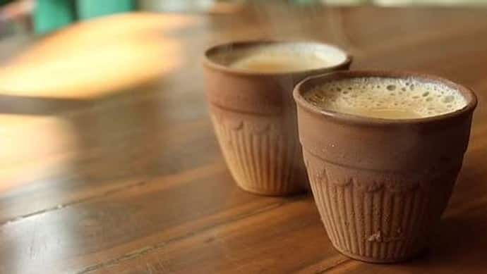 चीनी मिट्टी का कप छोड़ कुल्हड़ में पीना शुरू कर दें चाय, स्वाद के साथ शरीर को भी मिलेंगे गजब के फायदे
