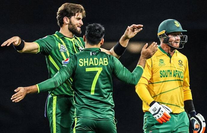 T20 World Cup: शादाब-शाहीन के आगे नतमस्तक हुई अफ्रीकी टीम, पाक ने 33 रनों से हराया, जिंदा रखीं उम्मीदें