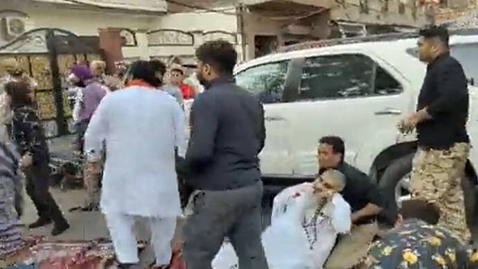 अमृतसर में शिवसेना नेता की गोली मारकर हत्या, मंदिर के बाहर विरोध प्रदर्शन के दौरान हुआ हमला