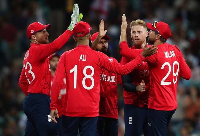 टी20 विश्वकप का सबसे बड़ा उलटफेर: इंग्लैंड सेमीफाइनल में पहुंची, ऑस्ट्रेलियाई टीम का वर्ल्ड कप सफर समाप्त