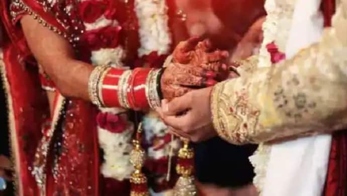 कासगंज में पत्नी के मायके जाने पर पति ने की दूसरी शादी, सौतन की खबर सुन महिला ने मचाया तांडव