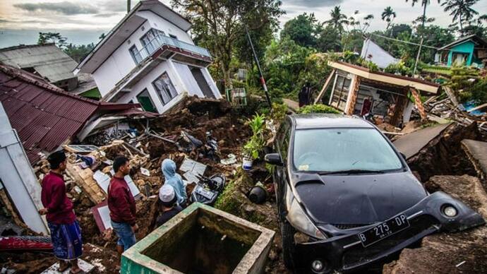 Devastating earthquake in Indonesia, shocking pictures