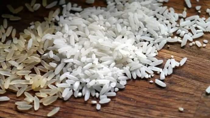 बाजारों में धड़ल्ले से बिक रहा प्लास्टिक का चावल, इस तरह करें असली और नकली बासमती की पहचान