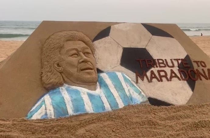 Maradona's Death Anniversary: अर्जेंटीना के महान फुटबॉलर को सुदर्शन पटनायक ने इस तरह से दी श्रद्धांजलि