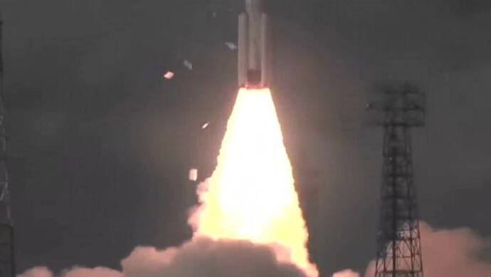 इसरो ने लॉन्च किया ओशनसैट और 8 अन्य उपग्रह, जानें किस काम आता यह सैटेलाइट