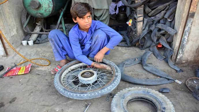 पाकिस्तान में प्रमुख ब्याज दर 24 साल बाद सबसे ज्यादा, बेहद बुरे दौर से गुजर रहा पड़ोसी देश