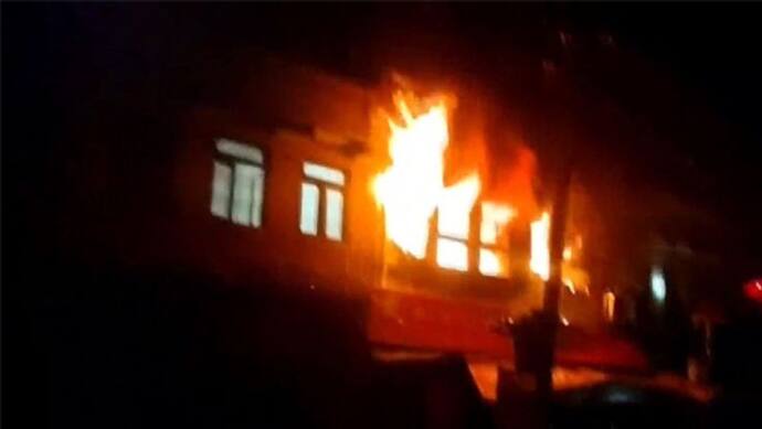 यूपी के फिरोजाबाद में भीषण हादस, घर में आग लगने से एक फैमिली के 6 लोगों की मौत, 3 घायल
