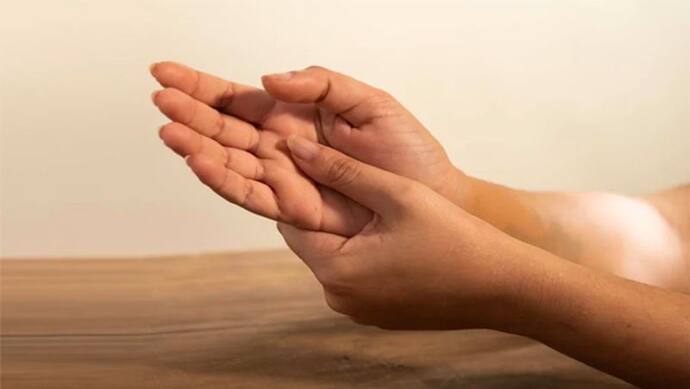 आपके हाथ की एक-एक उंगली में छुपा है कई बीमारियों का इलाज, जानें कैसे
