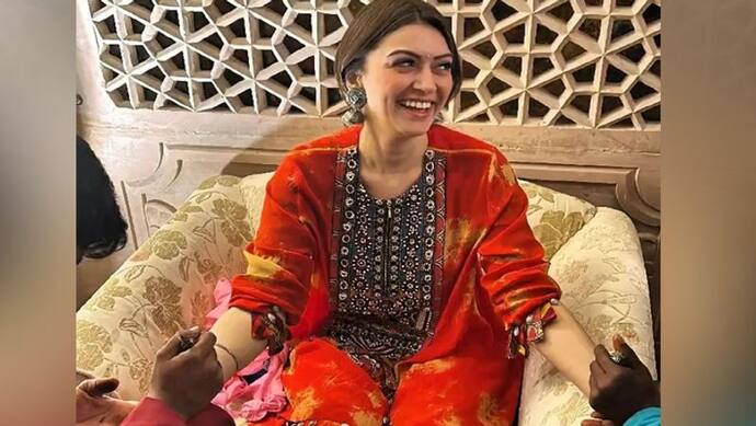 होने वाली दुल्हनिया हंसिका मोटवानी के हाथों में रची मेहंदी, इस दिन सिंधी रीति-रिवाज से होगी शादी