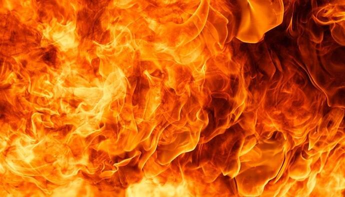 शिक्षा नगरी कोटा में देर रात हॉस्टल में लगी आग: 150 स्टूडेंट जान बचाकर भागे, मची अफरा तफरी