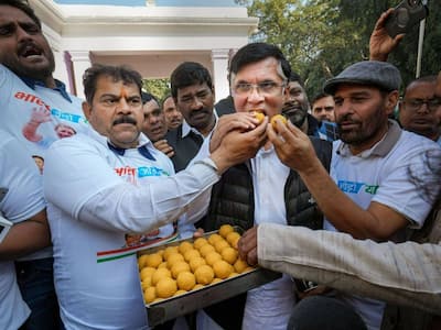 हिमाचल प्रदेश में कांग्रेस की प्रचंड जीत. सभी विधायक चंडीगढ़ बुलाए गए, देखें जश्न की 5 खास तस्वीरें
