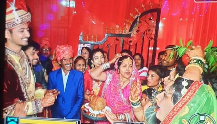   जयपुर में शादी की ये फोटो हैरान कर देगी, दूल्हे के स्वागत के दौरान दुल्हन की मां के साथ हो गई बड़ी अनहोनी