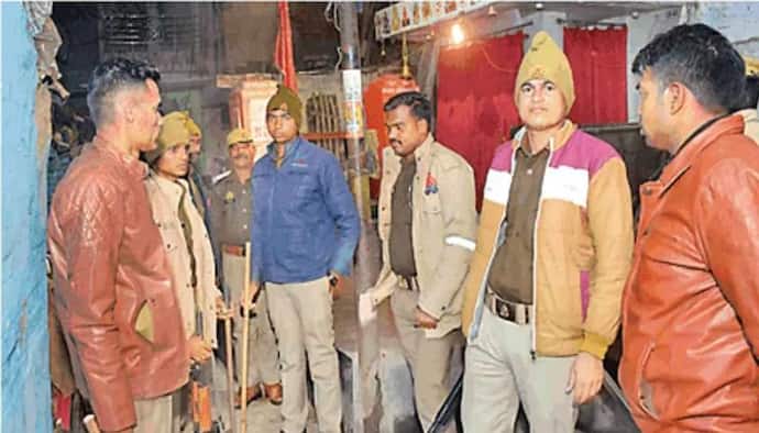 आरती खत्म होने तक नहीं किया गया इंतजार, कानपुर में धर्मस्थल पर पथराव के बाद कई थानों की फोर्स मौके पर पहुंची