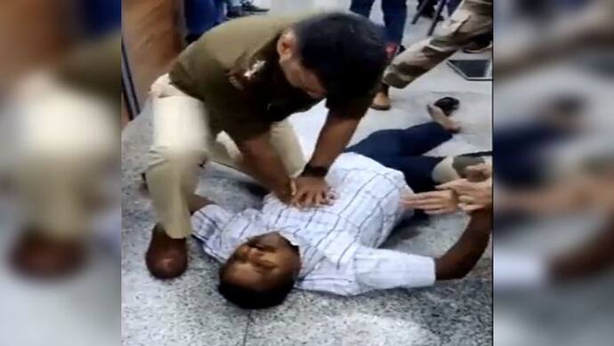 Viral Video : अहमदाबाद एयरपोर्ट पर यात्री को आया हार्ट अटैक, CISF जवान की तत्परता से बची जान