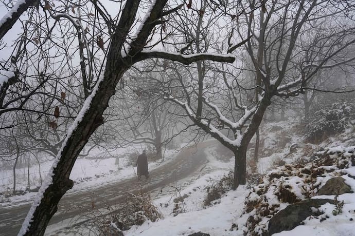 Weather Report: पश्चिम विक्षोभ के असर से सर्दी से मिली राहत, लेकिन जल्द गिरेगा टेम्परेचर, IMD का अलर्ट पढ़ें