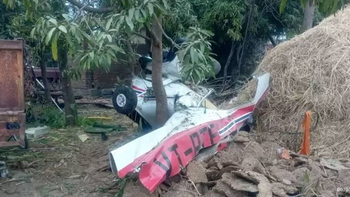 MP के रीवा में मंदिर के गुंबद से टकराया ट्रेनी प्लेन क्रैश, पायलट की मौत, घने कोहरे की वजह से हुआ हादसा