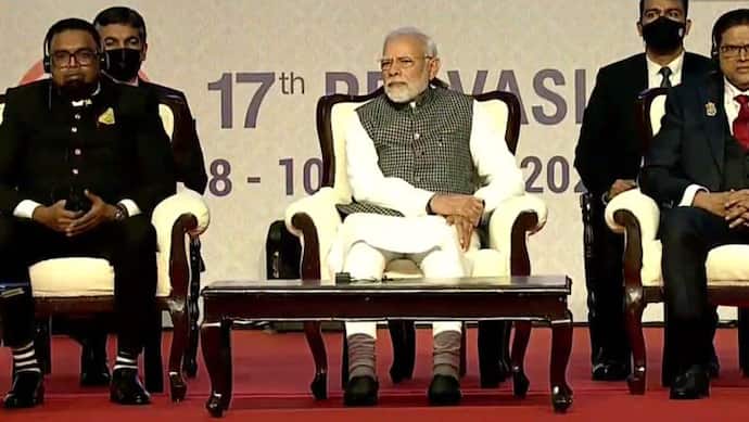 प्रवासी भारतीय सम्मेलन@इंदौर: PM मोदी हुए शामिल-'स्वदेशो भुवनत्रयम् यानी पूरा संसार ही हमारा स्वदेश है'