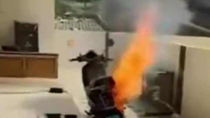 Jaipur, news electric scooter fire in electric vehicles