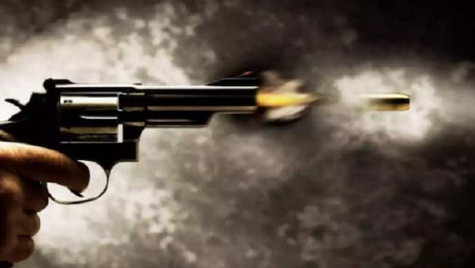 Criminals kill  Electricity Shopkeeper by firing bullets 