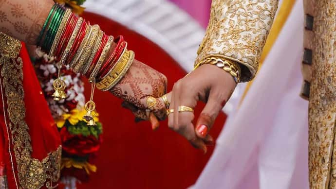 Khagaria news two women married each other s husband