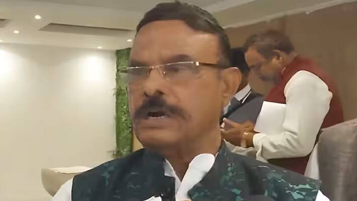 patna news former Union Minister Nagmani said If government formed revolver rifle license will be free  no faith in nitish government
