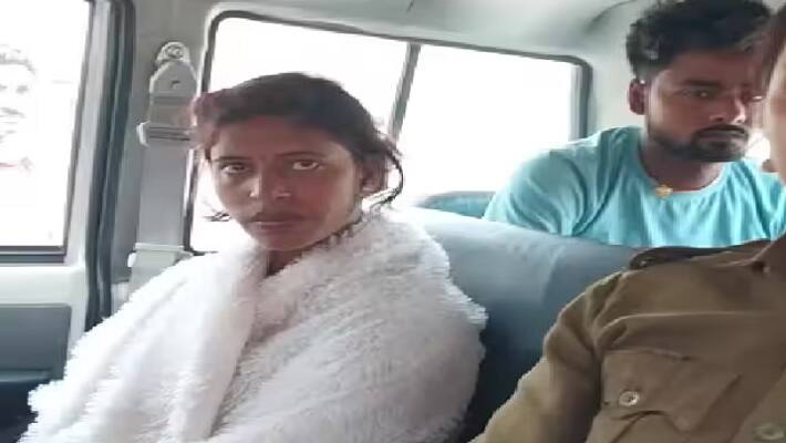 siwan news, fake woman constable threatening her husband and his second wife arrested