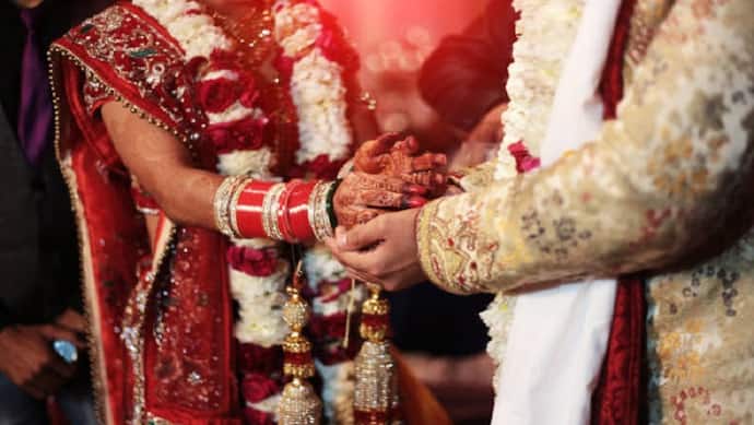 giridih news groom injured before marriage fell from roof girl marry him zrua