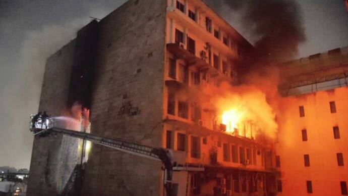 shocking fire incident Six killed in major fire in Hyderabad 