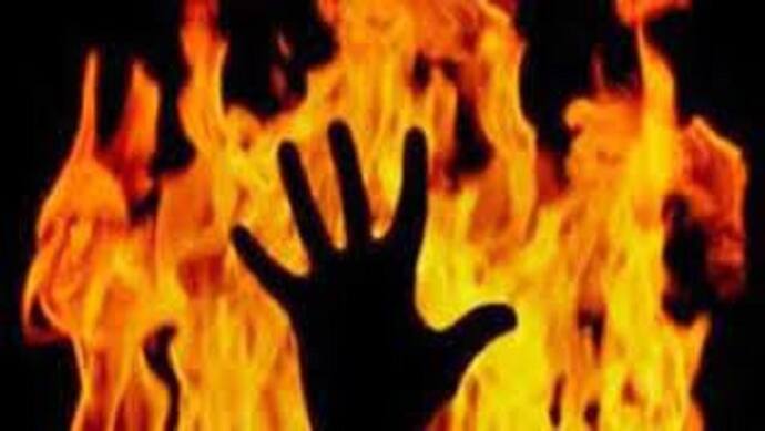rewari news three children died in fire in a house couple injured zrua