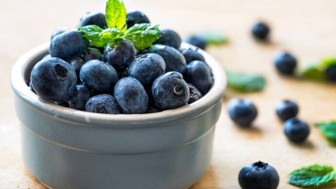 Blueberry prevents aging in the body skin and brain know more benefits of this fruit in summer