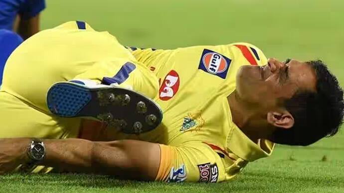 Mahendra Singh Dhoni nursing a knee injury