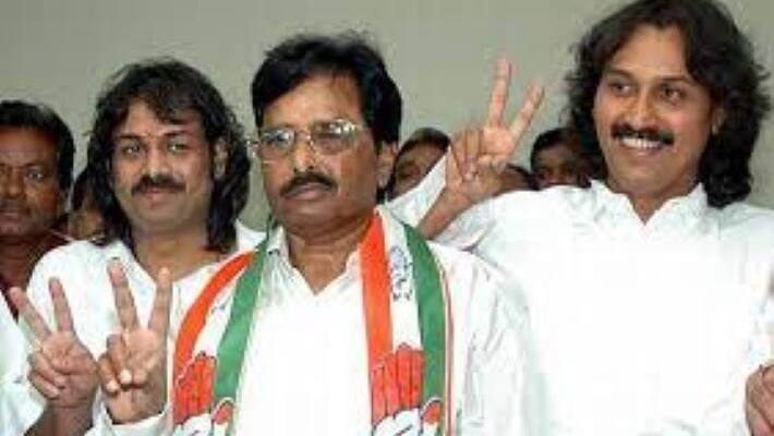 S Bangarappa with his two sons