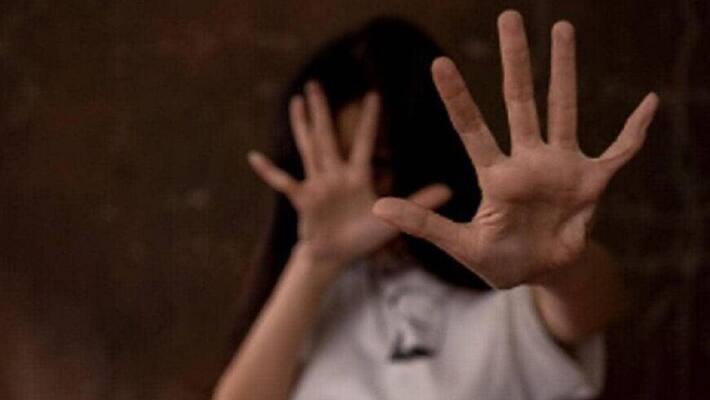 bollywood actress molested mumbai police registers case against accused 