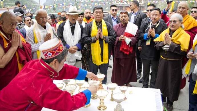 Himalayan Buddhist leaders hold meet