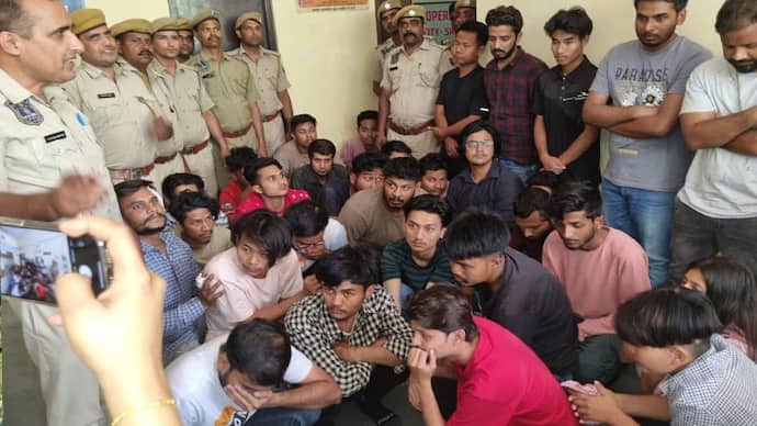 game of cyber fraud police raid on fake call center in jaipur 32 youths arrested