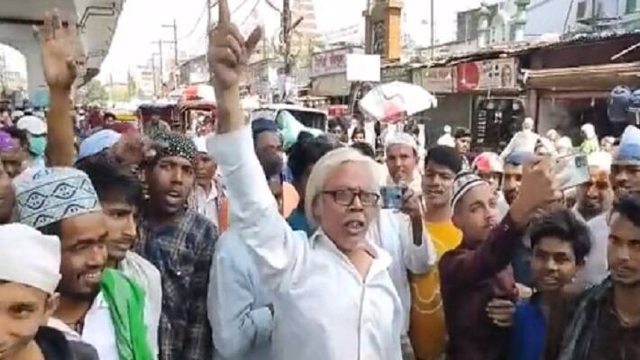 after friday prayer people raised slogans in support of atiq ahmed in patna 