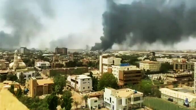 Sudans war has killed 413 people the World Health Organization said 